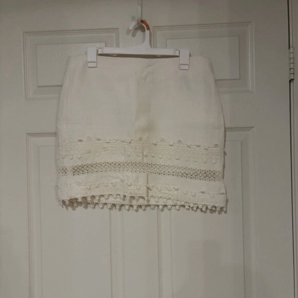 H&M Women's Mini Skirt Size 12 White Lace Detailing - Picture 2 of 4